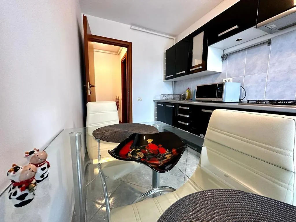 Cozy And Quiet Apartment Bucharest
