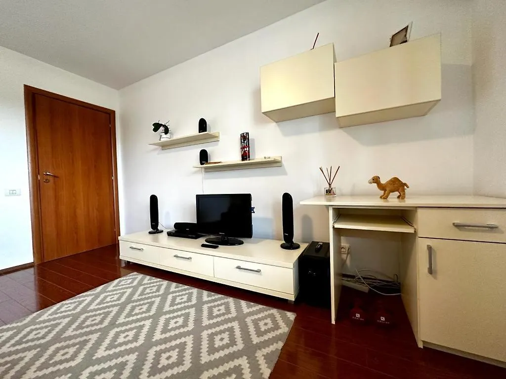 Cozy And Quiet Apartment ブカレスト
